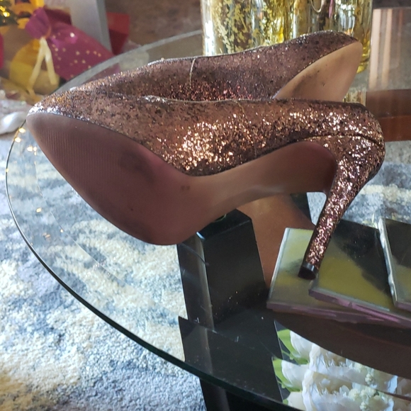 Shoe - Picture 4 of 5